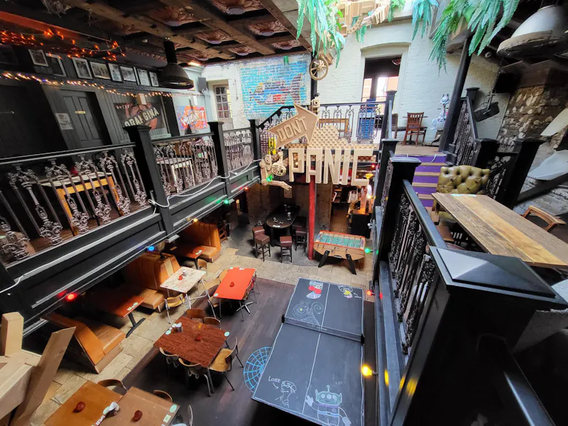 Mezzanine at Holloway Road Victorian pub, R807 (photo 5)