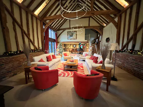 Contemporary Pirbright barn, L551