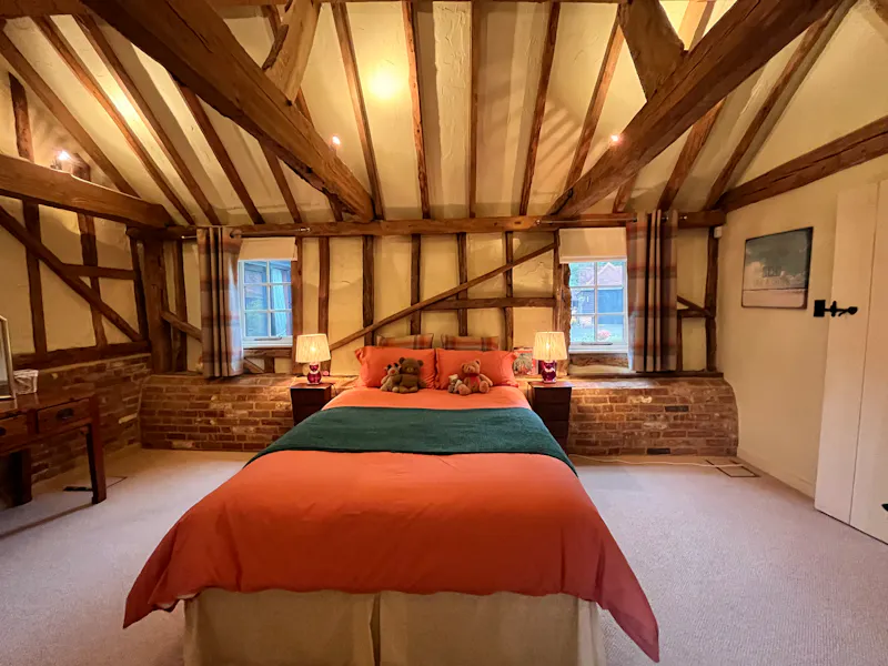 Bedroom at Contemporary Pirbright barn, L551 (photo 18)