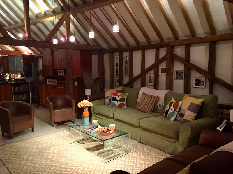 Contemporary Pirbright barn, L551 (photo 11)