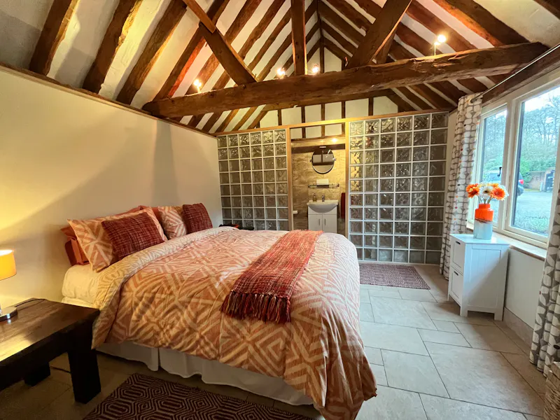Bedroom at Contemporary Pirbright barn, L551 (photo 17)