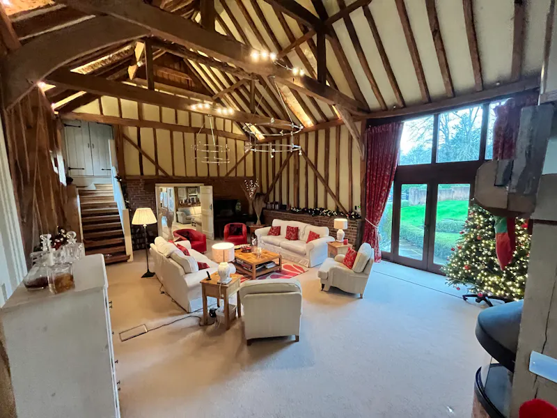 Beams at Contemporary Pirbright barn, L551 (photo 4)
