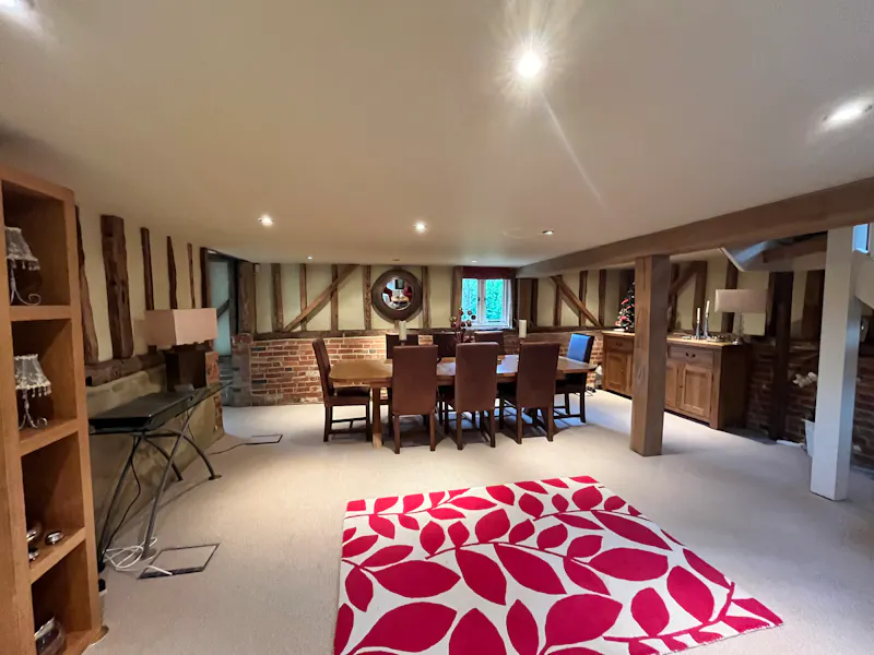 Contemporary Pirbright barn, L551 (photo 7)