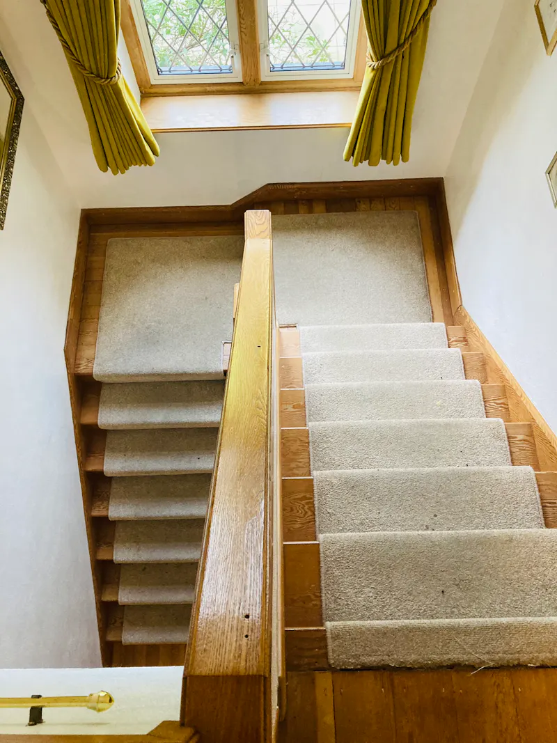 Staircase at Arts & Crafts home in Croydon, D2600 (photo 24)