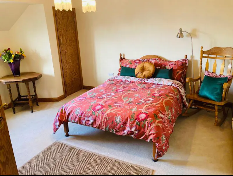 Bedroom at Arts & Crafts home in Croydon, D2600 (photo 27)