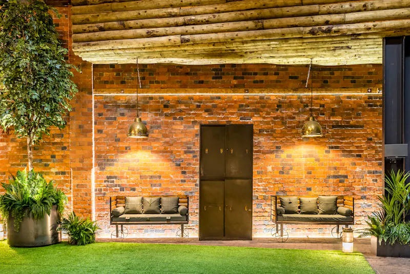 Garden at Funky warehouse in Birmingham, D2599 (photo 14)