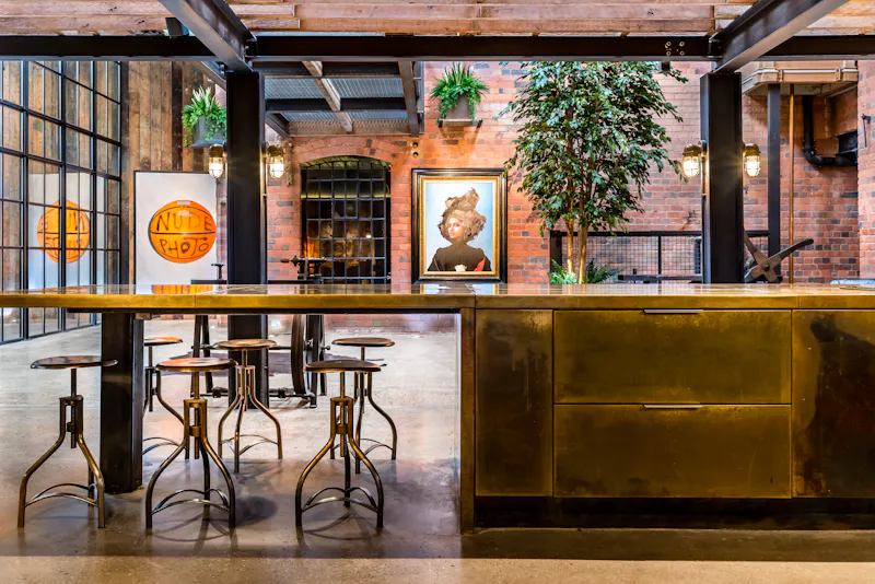 Bar at Funky warehouse in Birmingham, D2599 (photo 2)