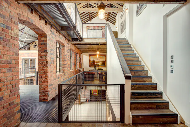Staircase at Funky warehouse in Birmingham, D2599 (photo 8)