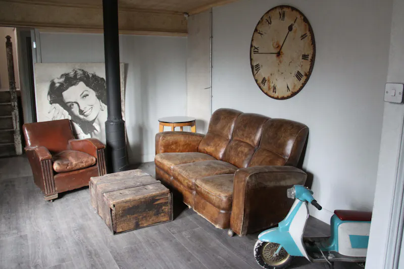 Industrial Dalston studio, N414 (photo 12)