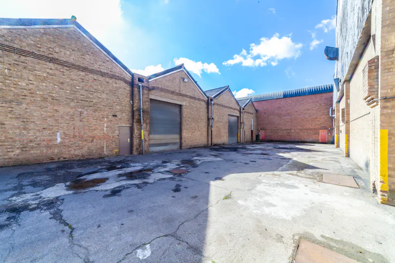 WW2 warehouse in Erith , N510 (photo 8)