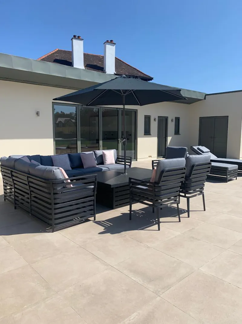 Terrace/Patio at Neutral pool house in Beckenham, D2602 (photo 26)