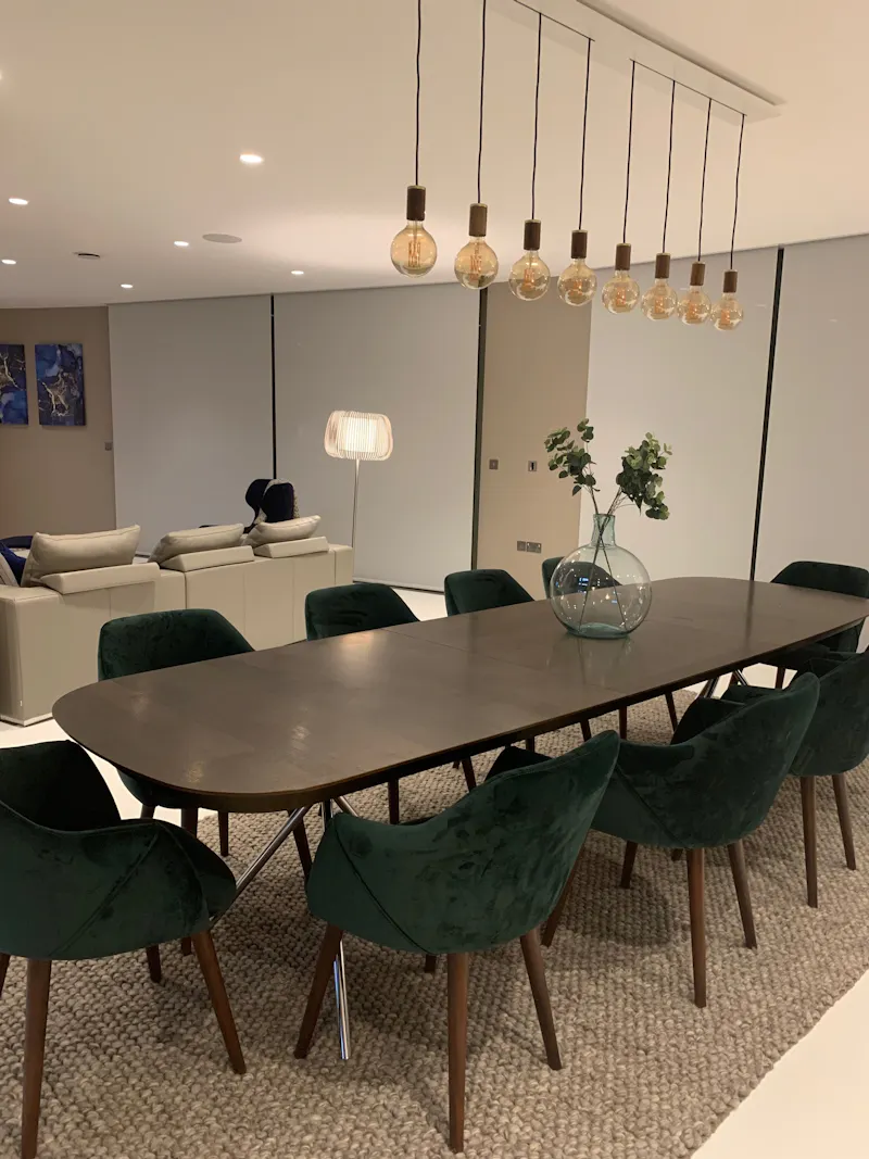Dining room at Neutral pool house in Beckenham, D2602 (photo 8)