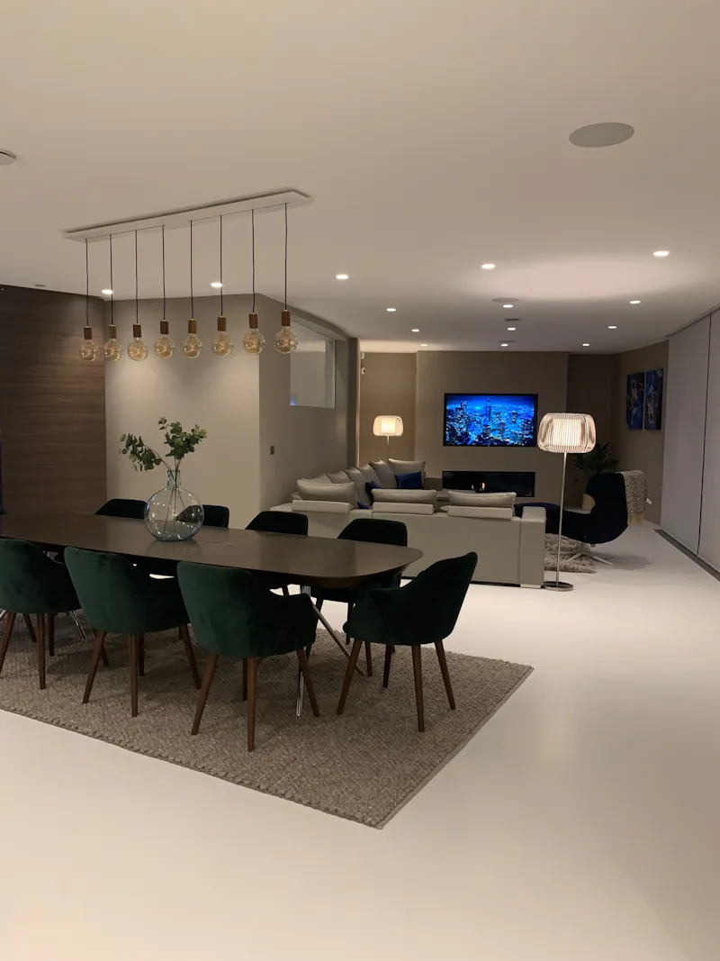 Open plan at Neutral pool house in Beckenham, D2602 (photo 10)