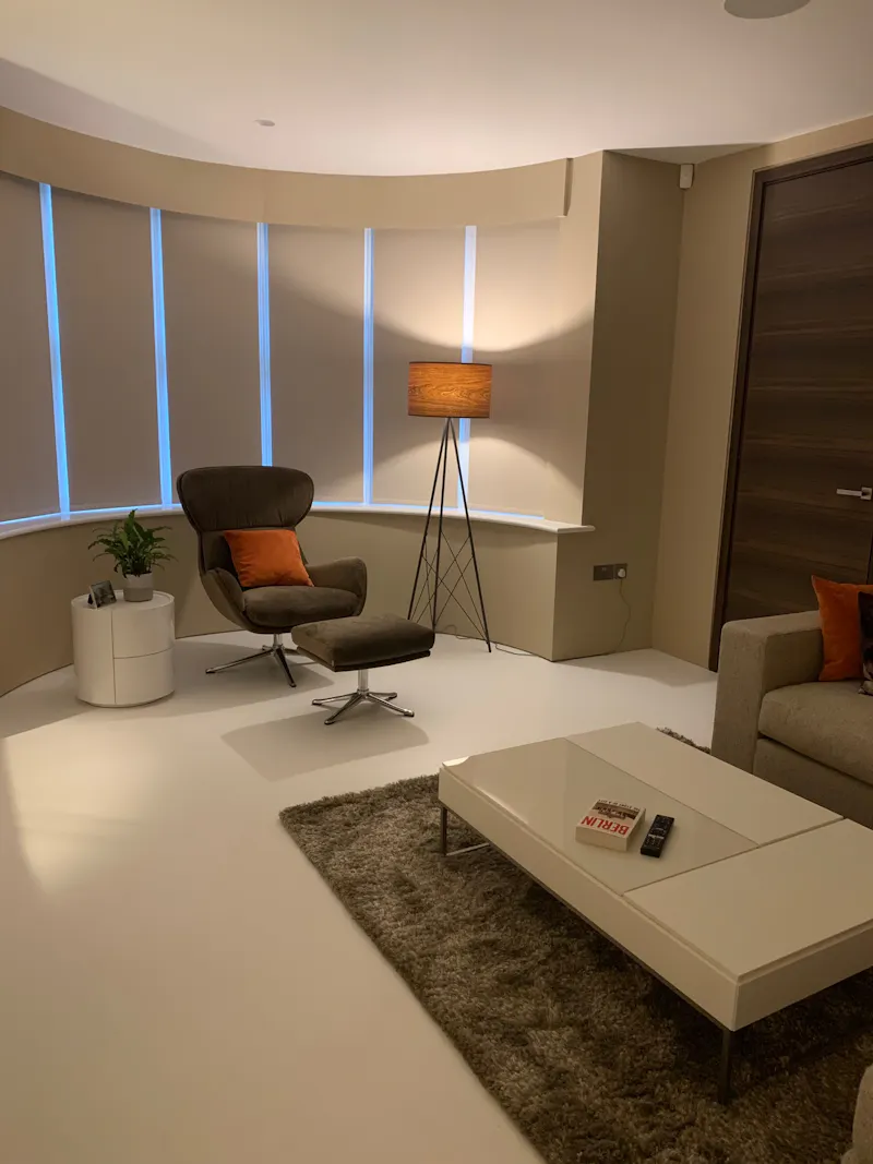 Sitting room at Neutral pool house in Beckenham, D2602 (photo 15)