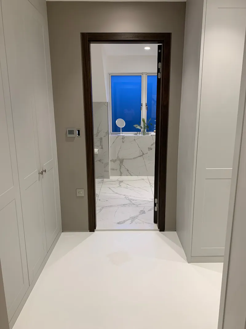 Dressing room at Neutral pool house in Beckenham, D2602 (photo 24)