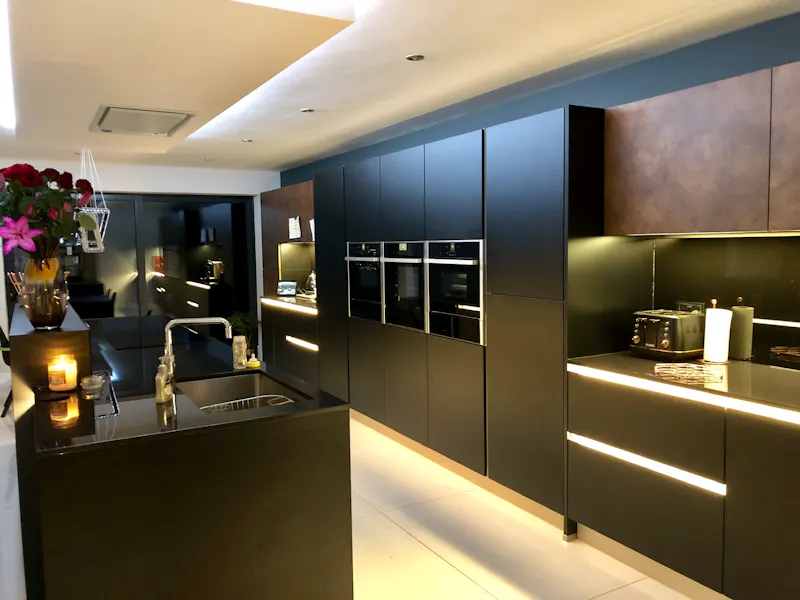 Kitchen at Luxe Lostock house, D2606 (photo 11)