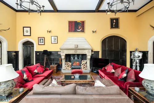 1500's estate near Bristol, M351