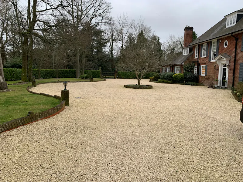 Driveway at Large red brick home in Newbury, B1972 (photo 63)