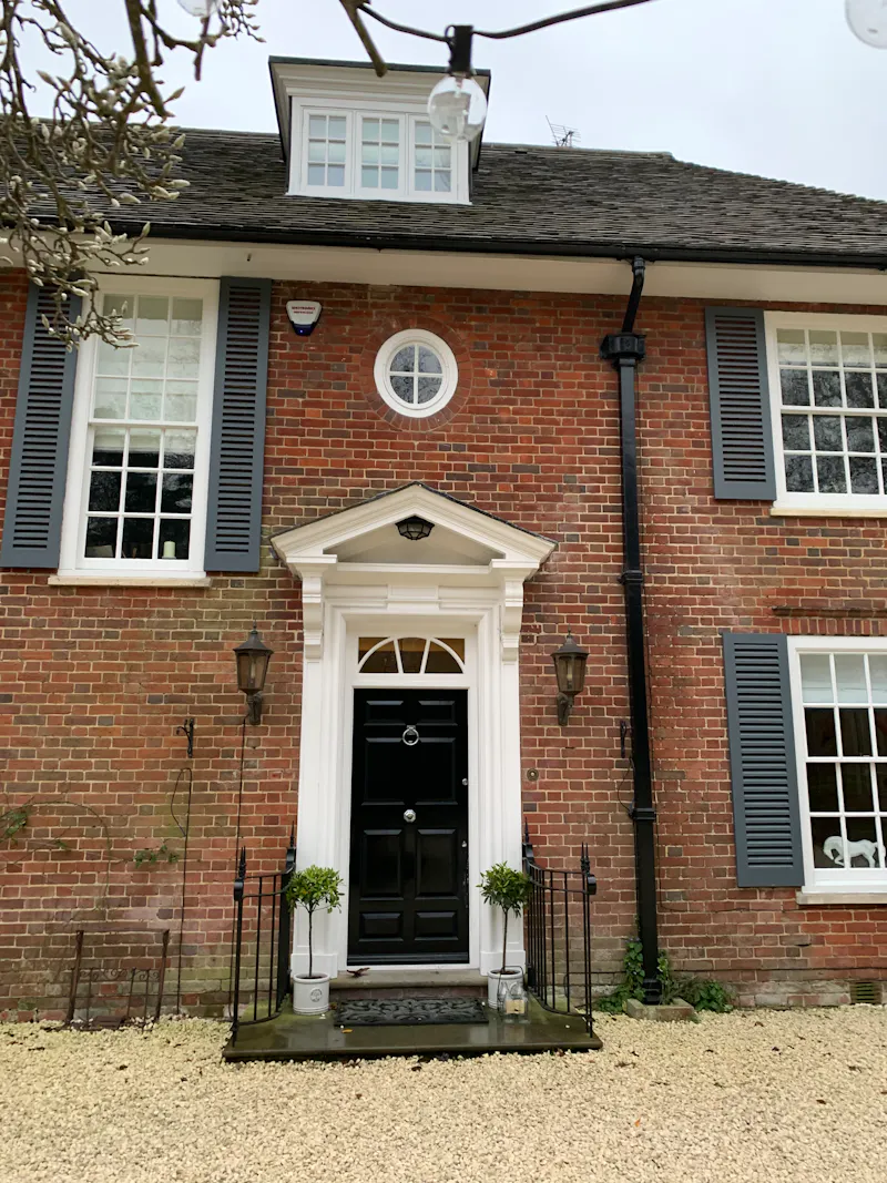 Large red brick home in Newbury, B1972 (photo 58)