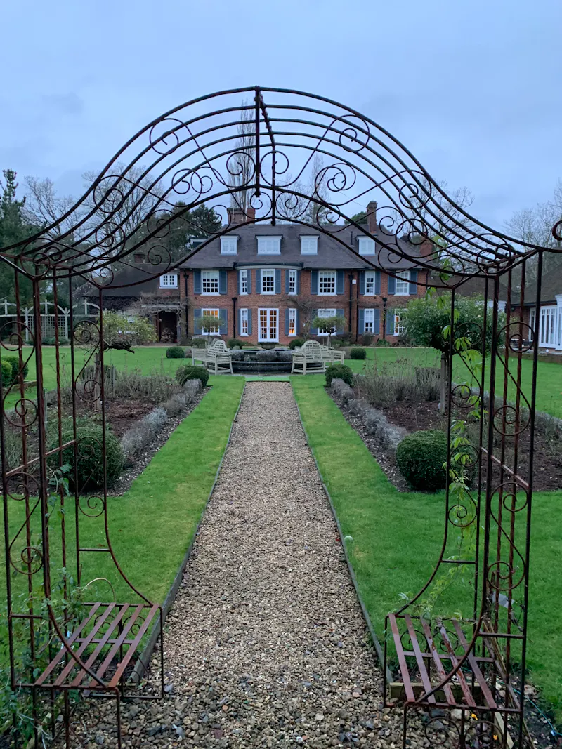 Large red brick home in Newbury, B1972 (photo 73)