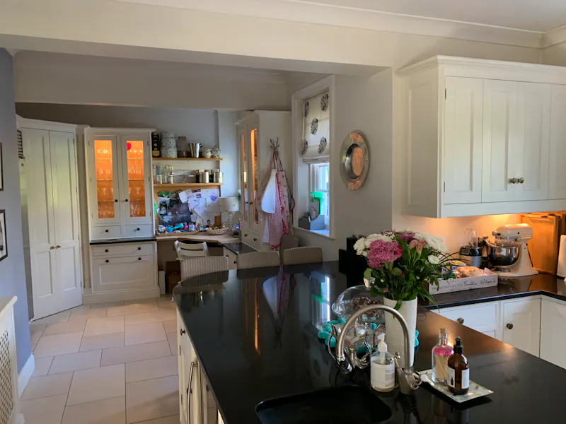 Kitchen at Large red brick home in Newbury, B1972 (photo 4)