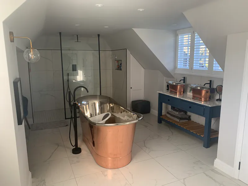 Shower at Large red brick home in Newbury, B1972 (photo 41)