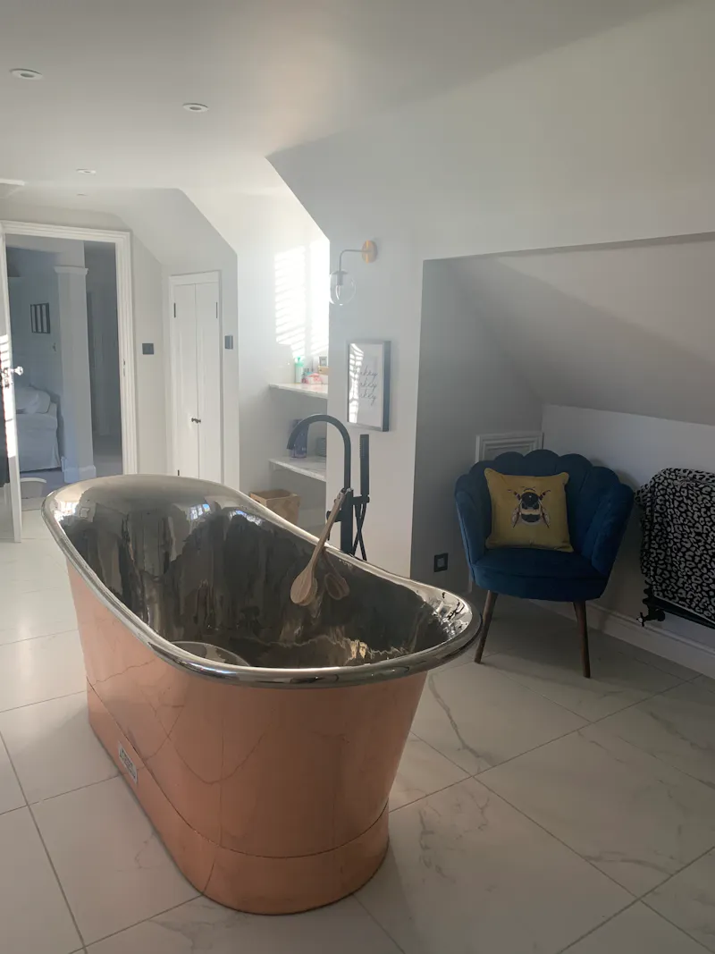 Bath at Large red brick home in Newbury, B1972 (photo 40)