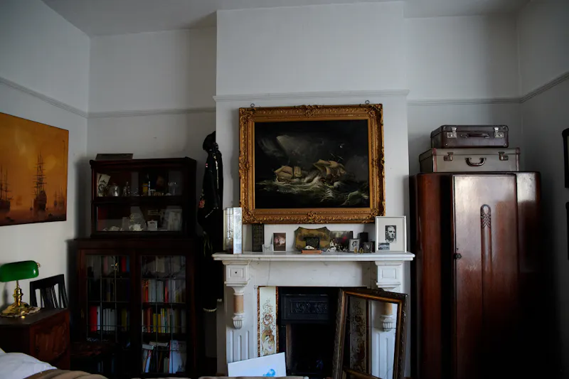 Fireplace at Victorian flat in Forest Gate, B1962 (photo 15)