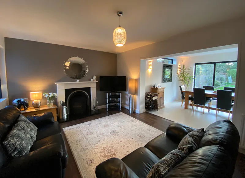 Living Room at Large detached home Reigate, D2607 (photo 2)