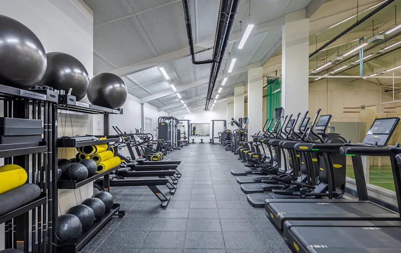 Gym at College in Bishops Stortford, J223 (photo 21)