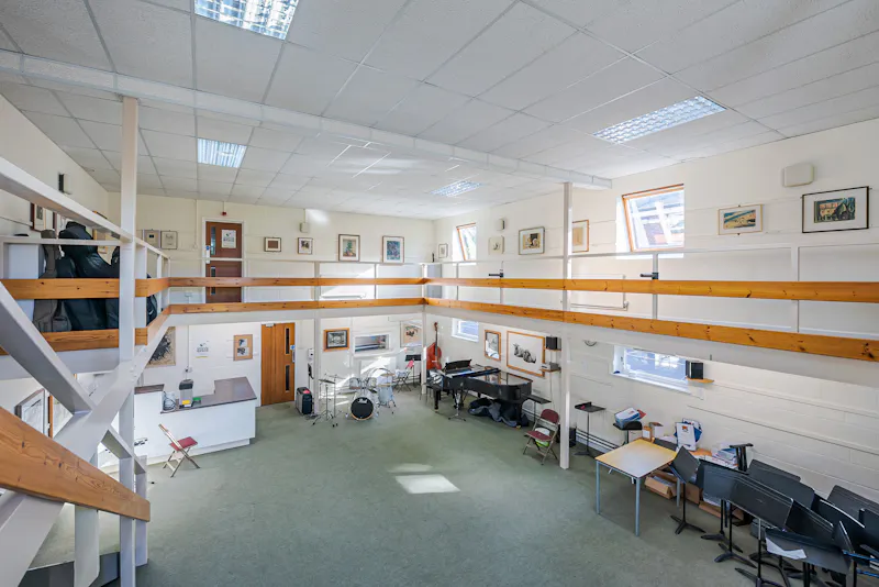 College in Bishops Stortford, J223 (photo 6)