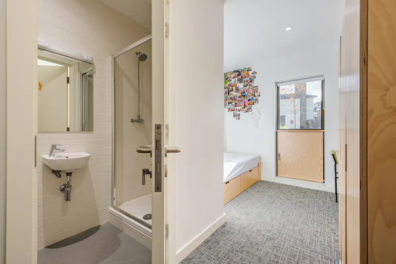 College in Bishops Stortford, J223 (photo 24)