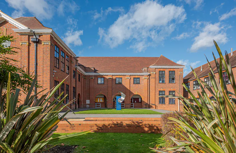 College in Bishops Stortford, J223 (photo 70)