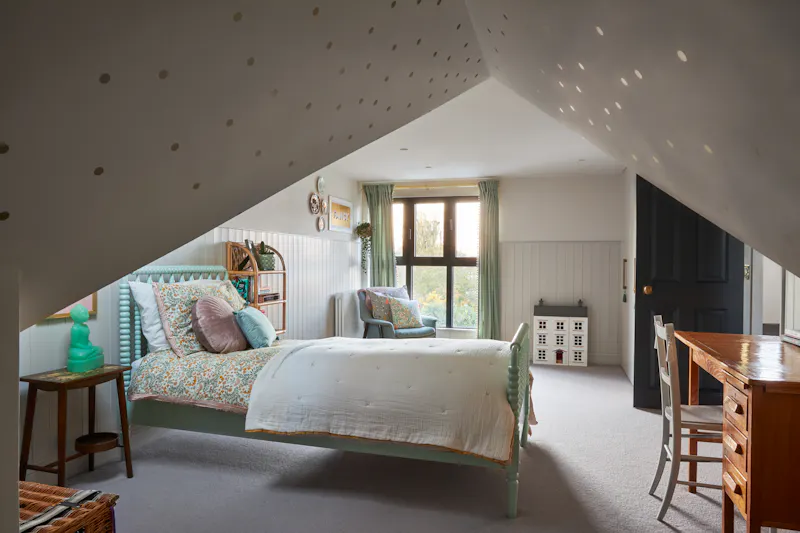 Bedroom at East Dulwich Victorian semi, B1966 (photo 15)