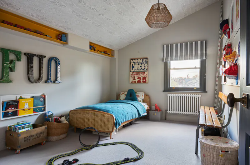 Bedroom - child's at East Dulwich Victorian semi, B1966 (photo 17)