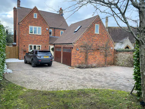 Idyllic High Wycombe Home, D2670