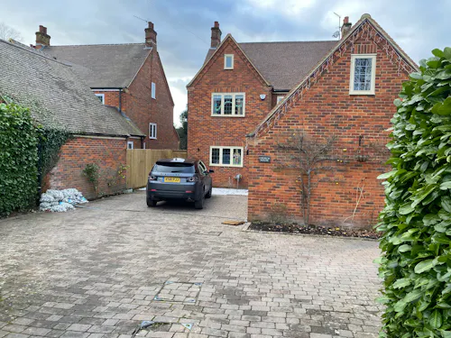 Idyllic High Wycombe Home, D2670