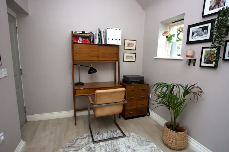 Study at Idyllic High Wycombe Home, D2670 (photo 21)