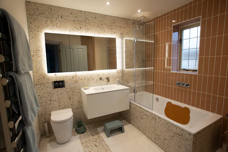 Bathroom at Idyllic High Wycombe Home, D2670 (photo 19)
