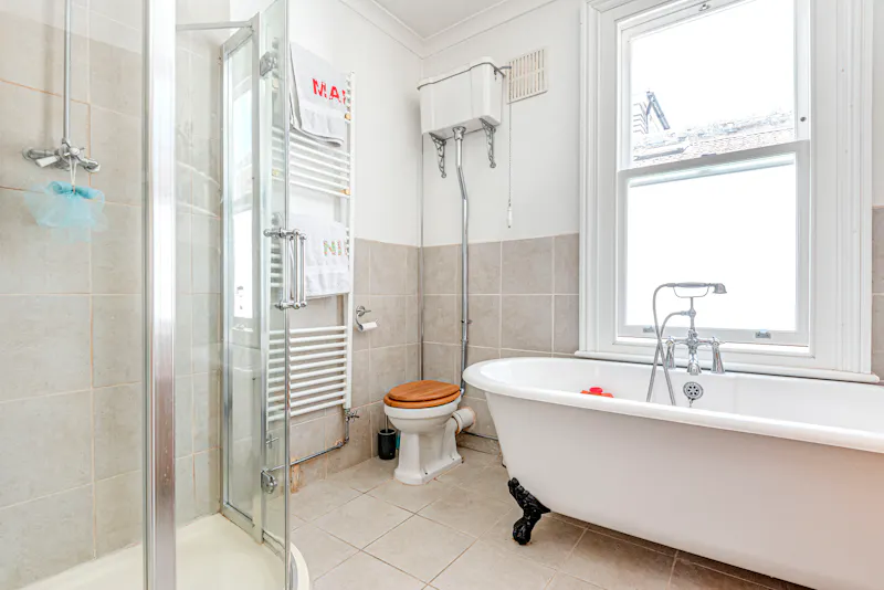 Bathroom at Victorian home in Forest Hill, B1965 (photo 17)