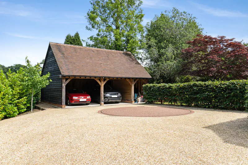 Driveway at Farm cottage in Haslemere, D2613 (photo 30)