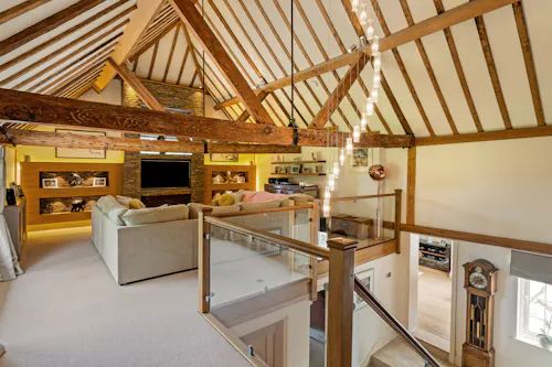 Farm cottage in Haslemere, D2613