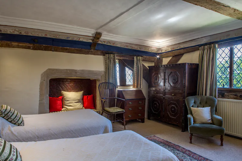 Bedroom at Striking Manor in Long Crendon, M352 (photo 19)