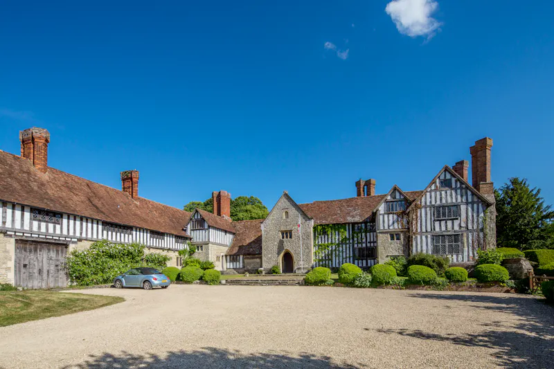 Striking Manor in Long Crendon, M352 (photo 1)
