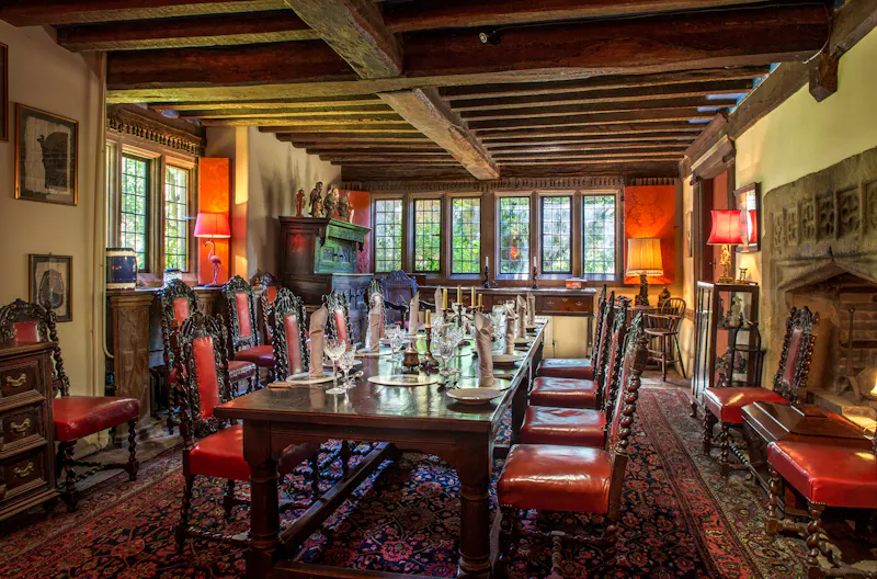 Dining room at Striking Manor in Long Crendon, M352 (photo 4)