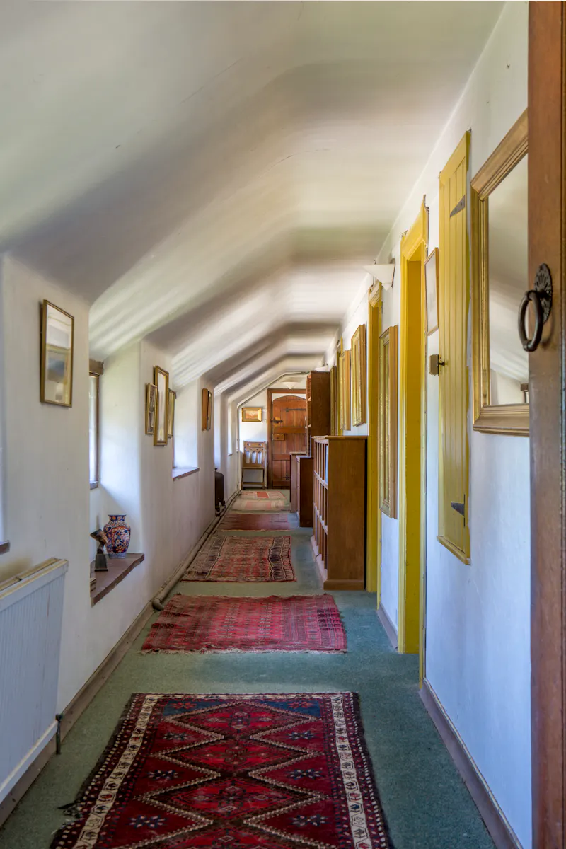 Corridor at Striking Manor in Long Crendon, M352 (photo 17)