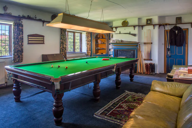 Games room at Striking Manor in Long Crendon, M352 (photo 23)