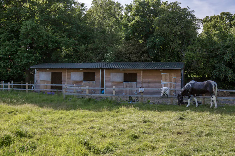 Stable / Outbuildings at Striking Manor in Long Crendon, M352 (photo 29)