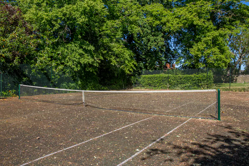 Tennis court at Striking Manor in Long Crendon, M352 (photo 38)