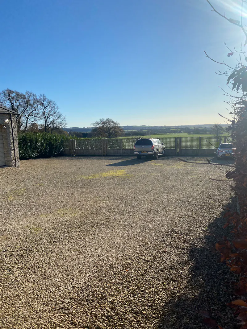 Driveway at Georgian rectory in Ditcheat, A1566 (photo 49)